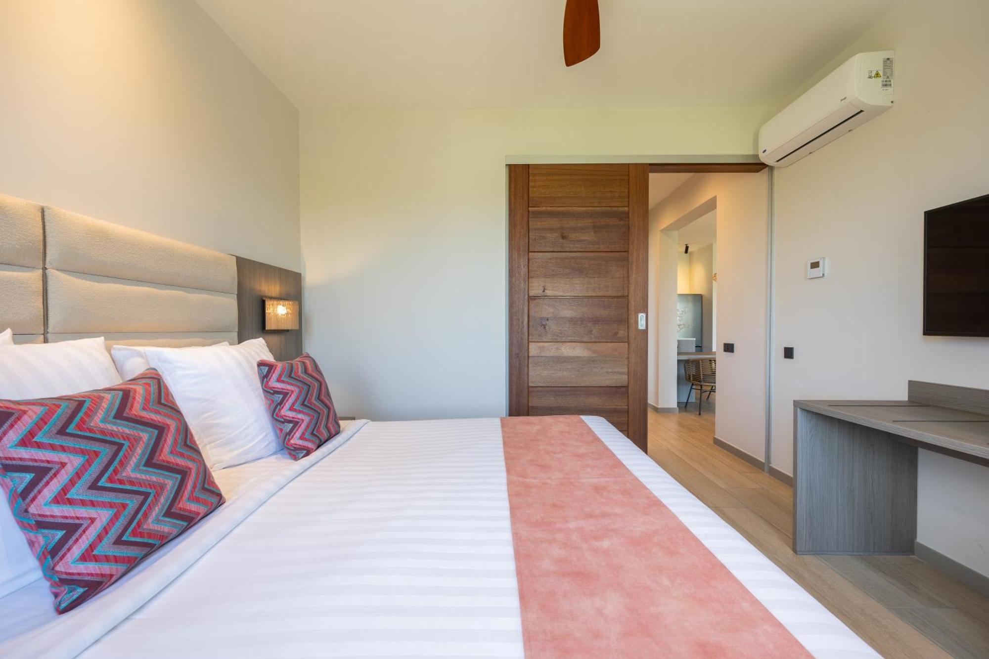 Dolphin Suites & Wellness Curacao Willemstad Exterior photo