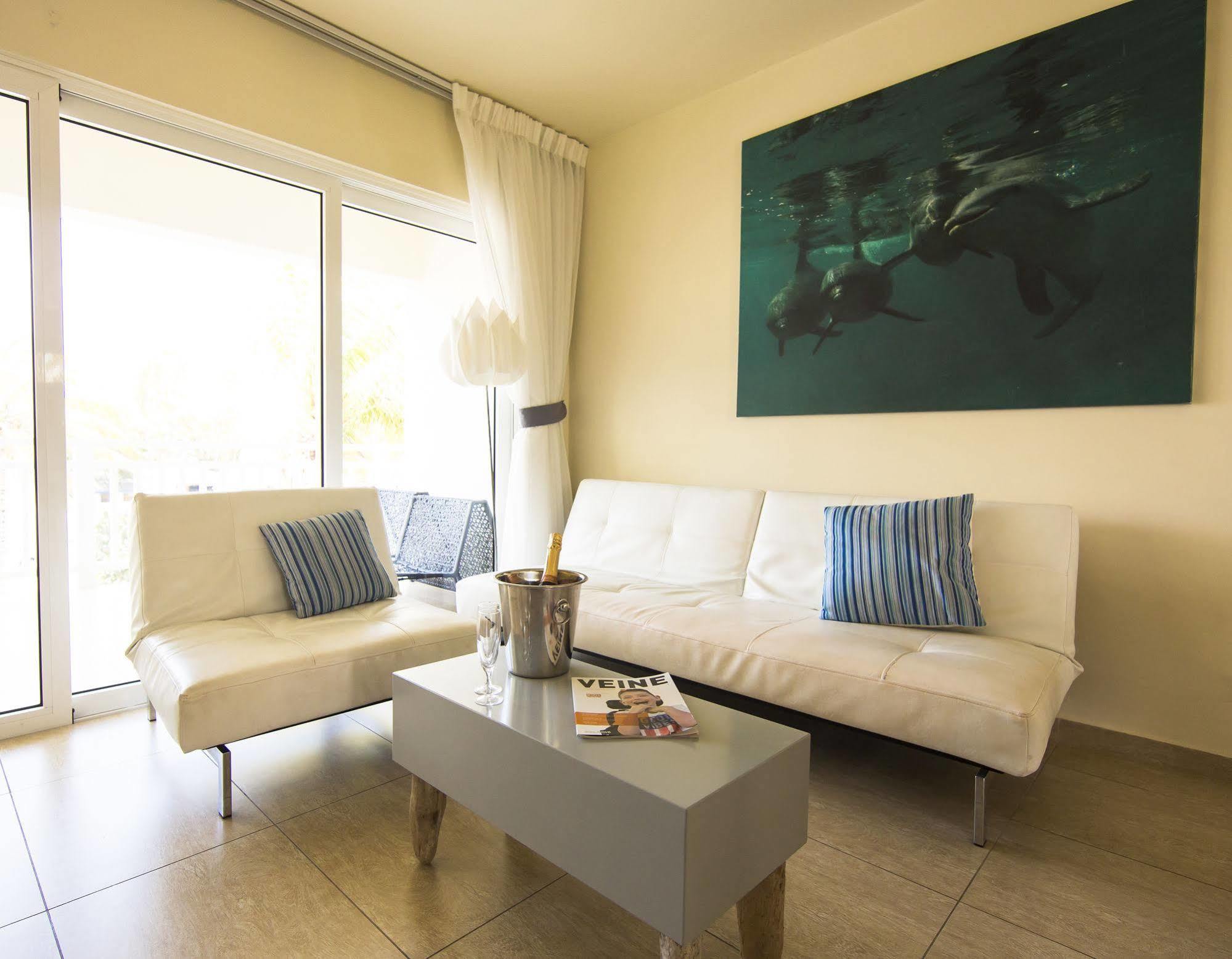 Dolphin Suites & Wellness Curacao Willemstad Exterior photo