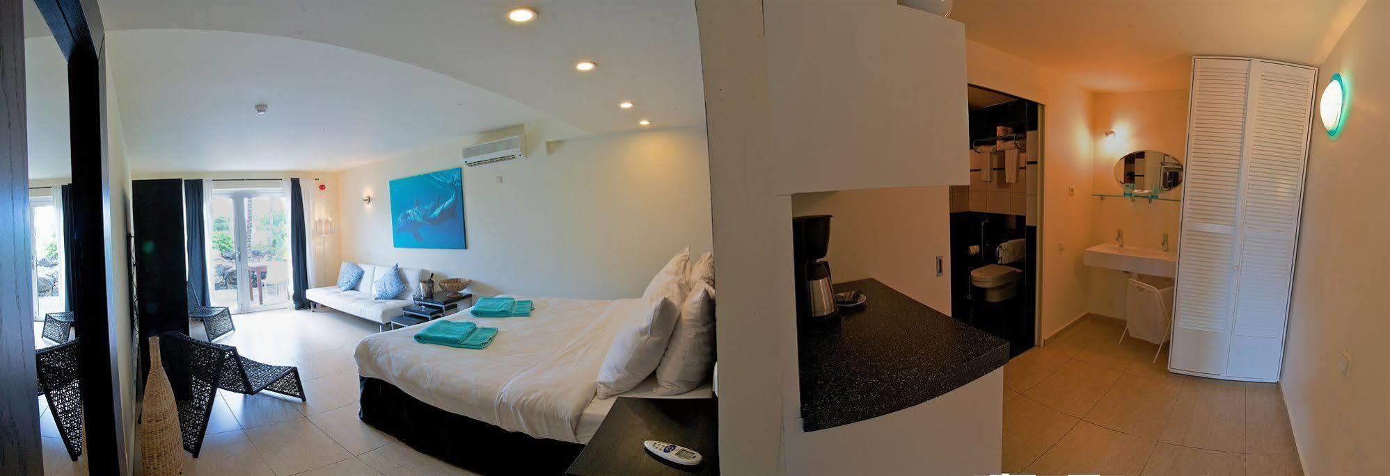 Dolphin Suites & Wellness Curacao Willemstad Room photo